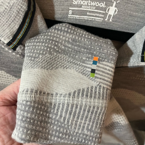 Smartwool women’s quarter zip 100% Marino wool size S. - Picture 6 of 8
